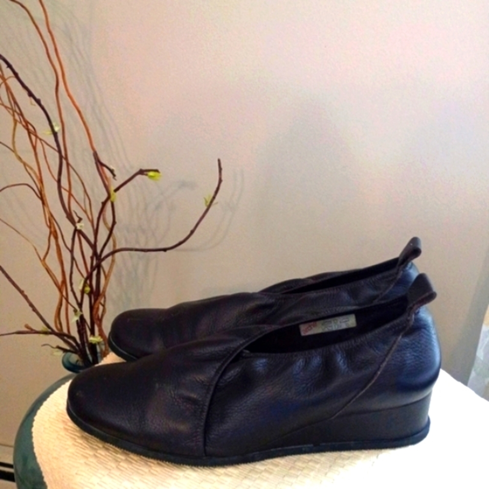 Arche Brown Leather Slip-On Shoes.Siz 39/8.5.Small Skrach see Last Picture .